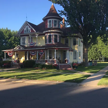 The Heritage Inn-Lenox, Iowa